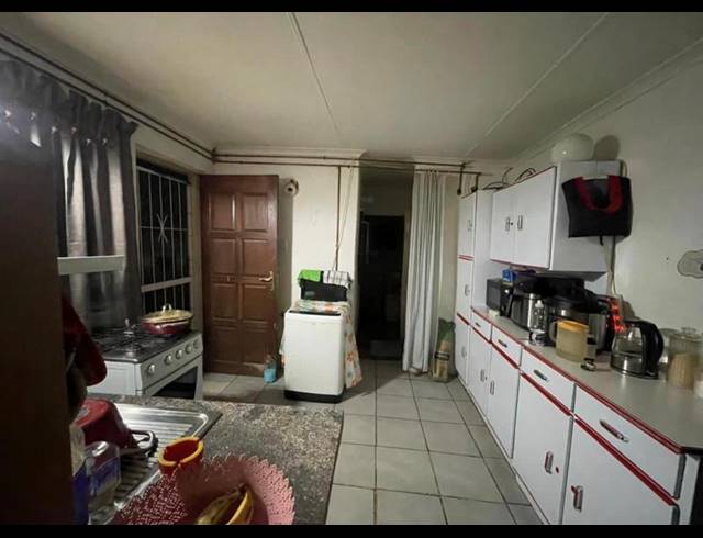 4 BEDROOM HOUSE FOR SALE IN NORKEM PARK
